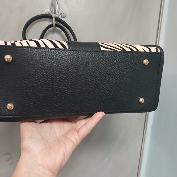 LA Marey Zebra Tote - Picture 7 of 11